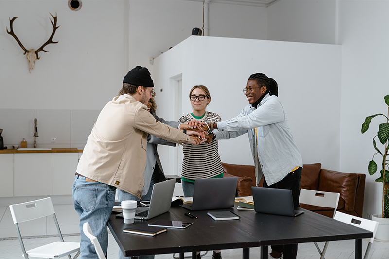 Gruppenbüro Quelle Pexels